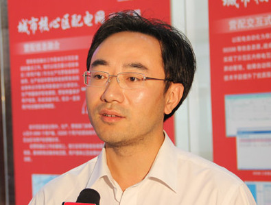 天津城南供電分公司運維檢修部副主任周仁接受人民網(wǎng)天津視窗采訪。（攝影：崔新耀）