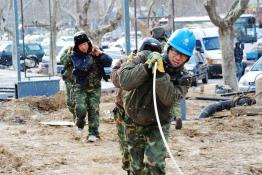 頂風(fēng)冒雪，完成市中心地下變電站電纜敷設(shè)