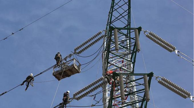 山西晉北--江蘇南京±800千伏特高壓直流輸電線(xiàn)路工程（冀1標(biāo)段）組塔施工有序進(jìn)行