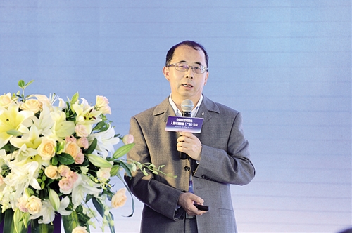 上海交通大學(xué)城市科學(xué)研究院院長(zhǎng)劉士林：發(fā)展智慧城市應(yīng)蹄疾步穩(wěn)