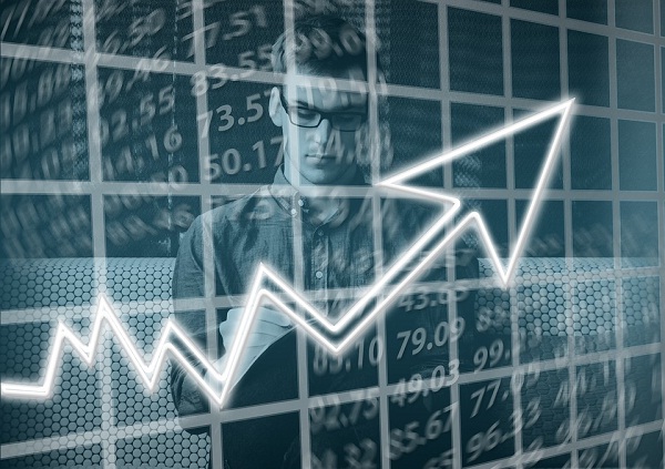 逆勢(shì)上市漲停 這兩家光伏企業(yè)有何秘訣？