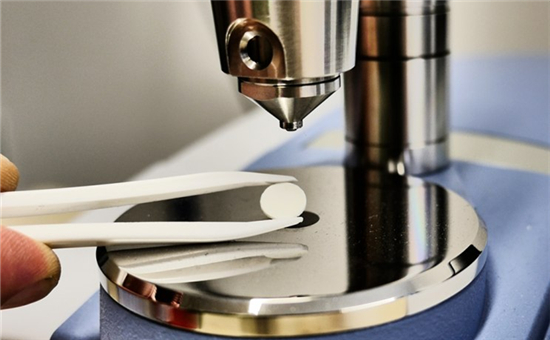 充電及壽命優(yōu)勢不足 固態(tài)電池技術進展