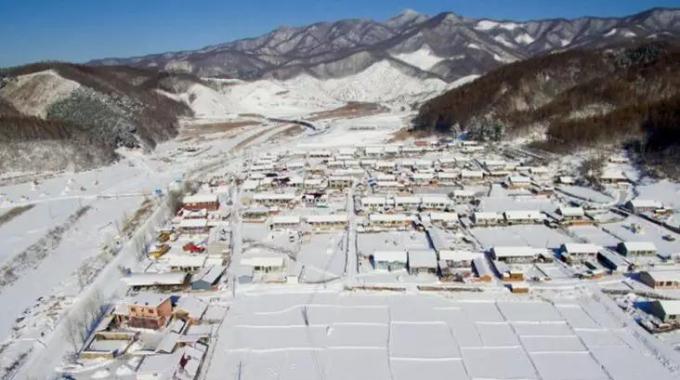 遼寧清原抽水蓄能電站（在建）  遼寧清原抽水蓄能電站是目前國內(nèi)抽水蓄能行業(yè)第一大EPC項(xiàng)目，被列入新一輪東北振興139個(gè)重點(diǎn)項(xiàng)目。
